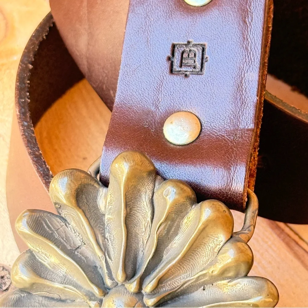 Vintage Western Cowgirl Leather Belt Chunky Brass Flower Buckle Boho Size 30